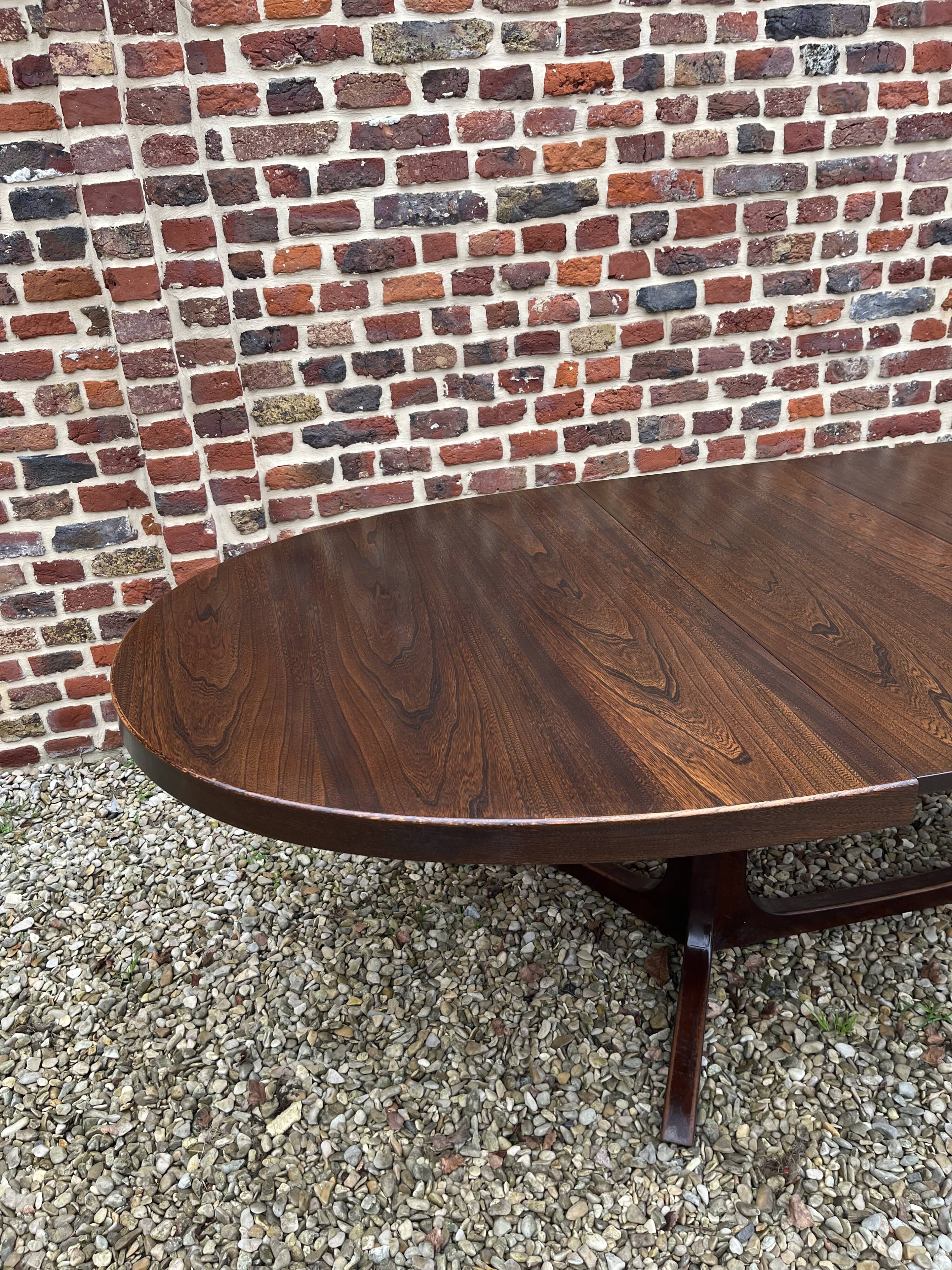 Baumann design oval dining table