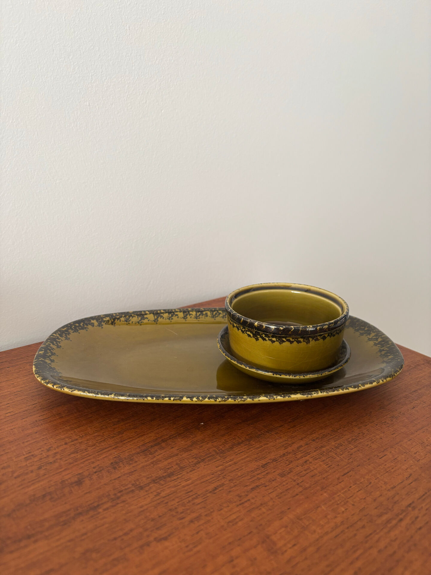 Vintage ceramic set Gien khaki serving dish and 2 ramekins.