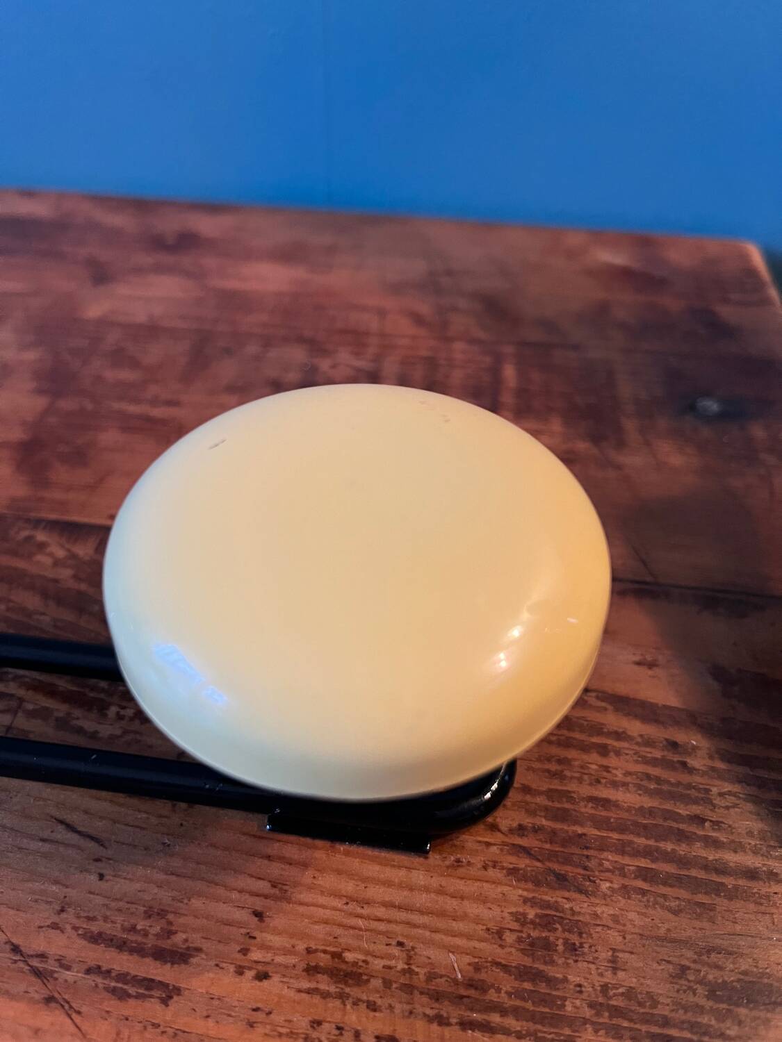 Metal wall coat rack with 4 hooks