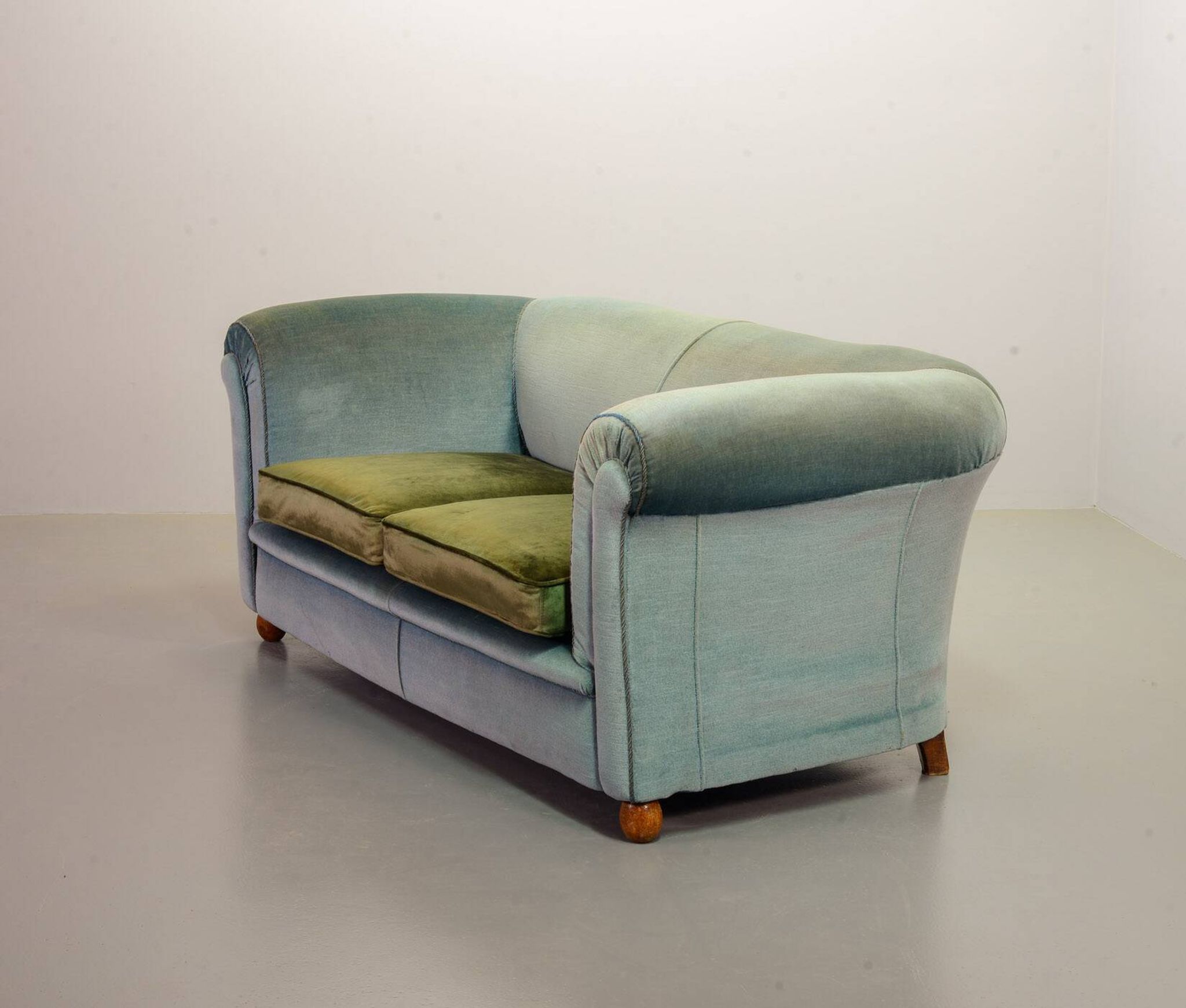 Chesterfield Duotone 2-Seat Sofa in Frosted Blue & Green Velvet 1950s