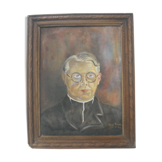 Portrait  signé, Prêtre 48/38