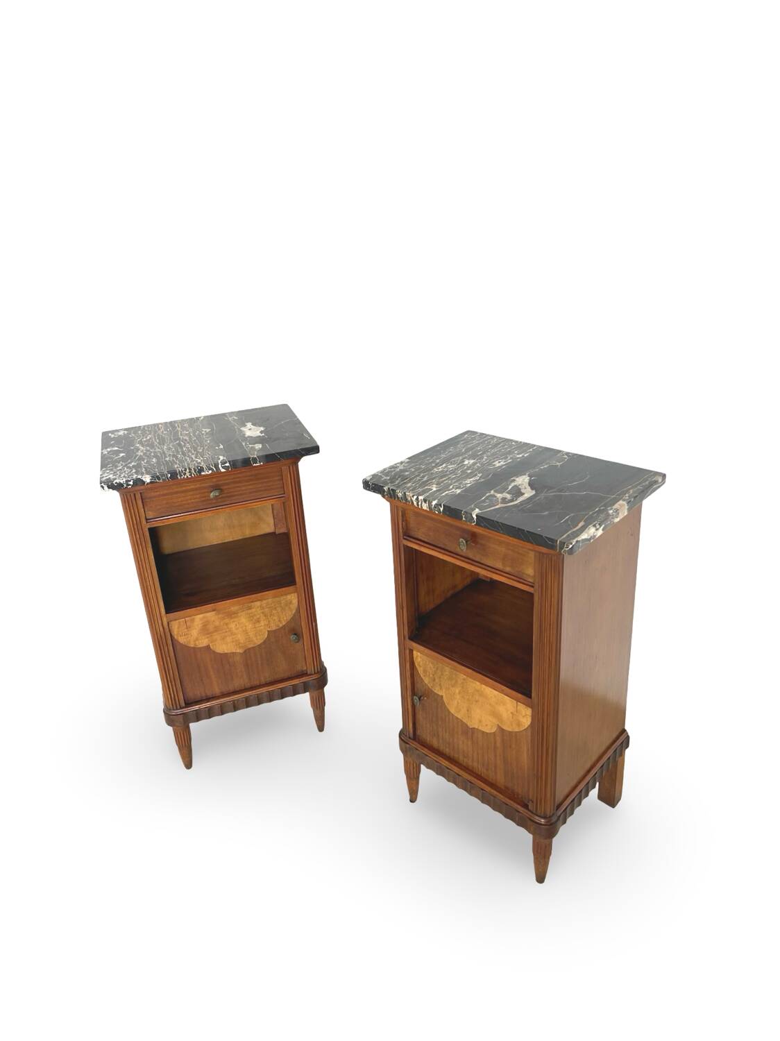 Tables de chevet italiennes en placage d'acajou avec de splendides