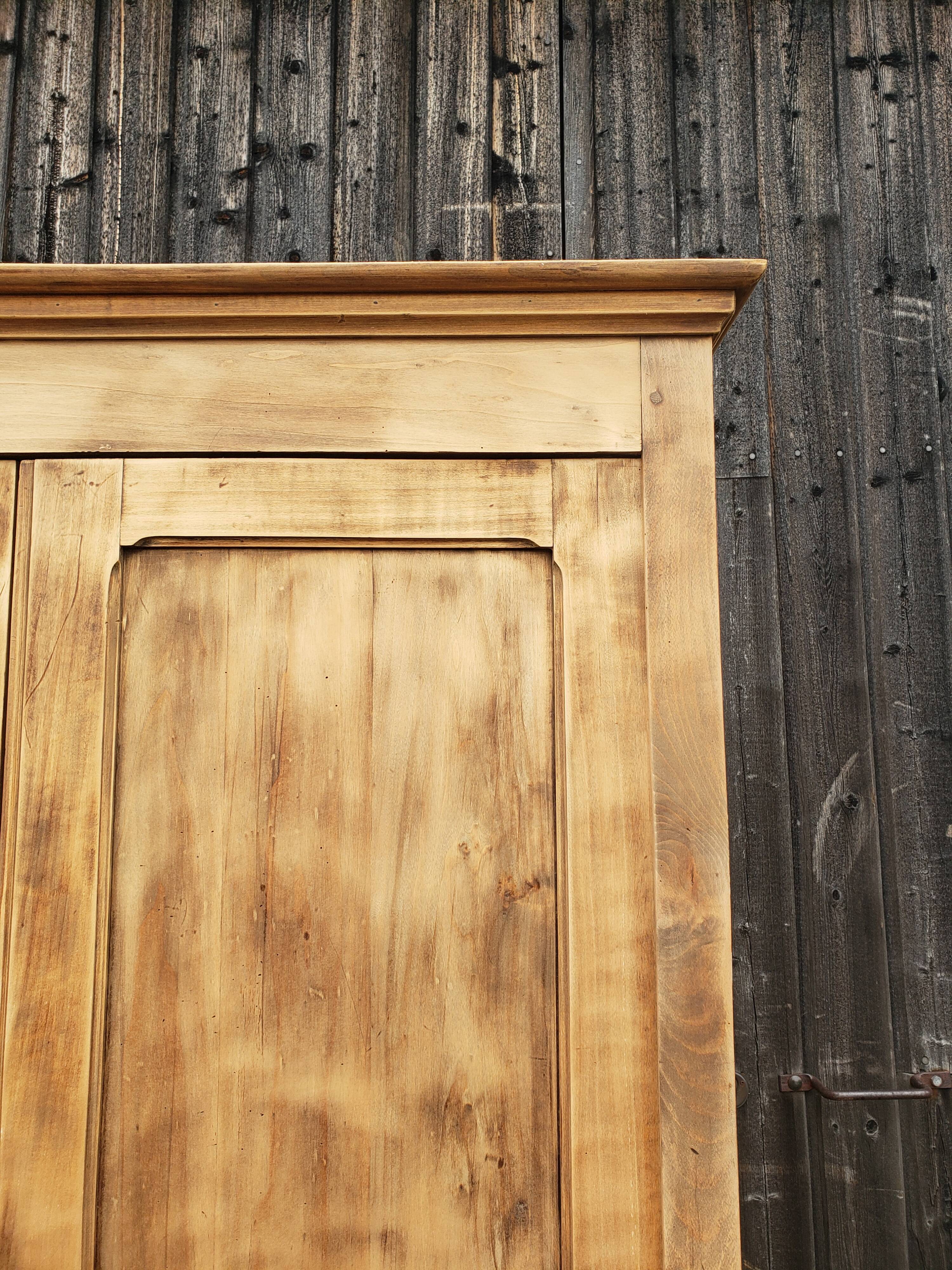 Parisian wardrobe wood in the rough "skirts"