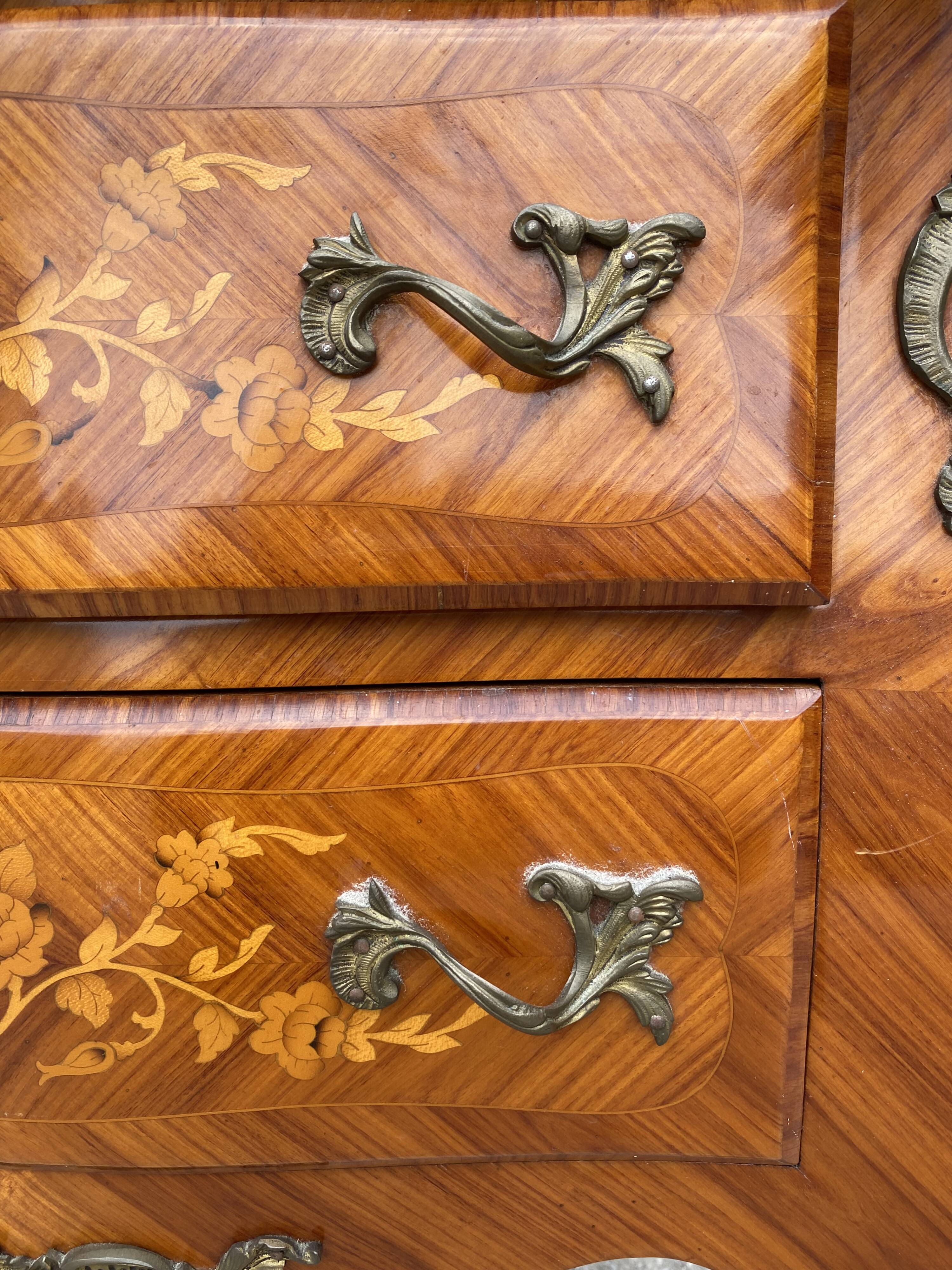 Chest of drawers Louis XV