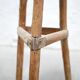 Sellette brutaliste tripode en bois