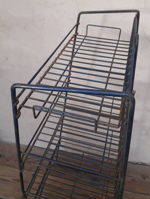 Display metal store shelves
