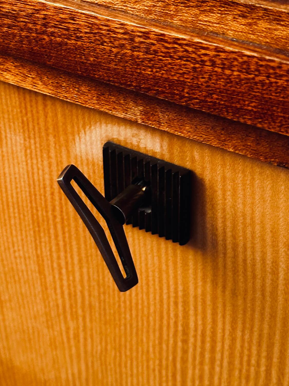 Living solid mahogany / 1950s