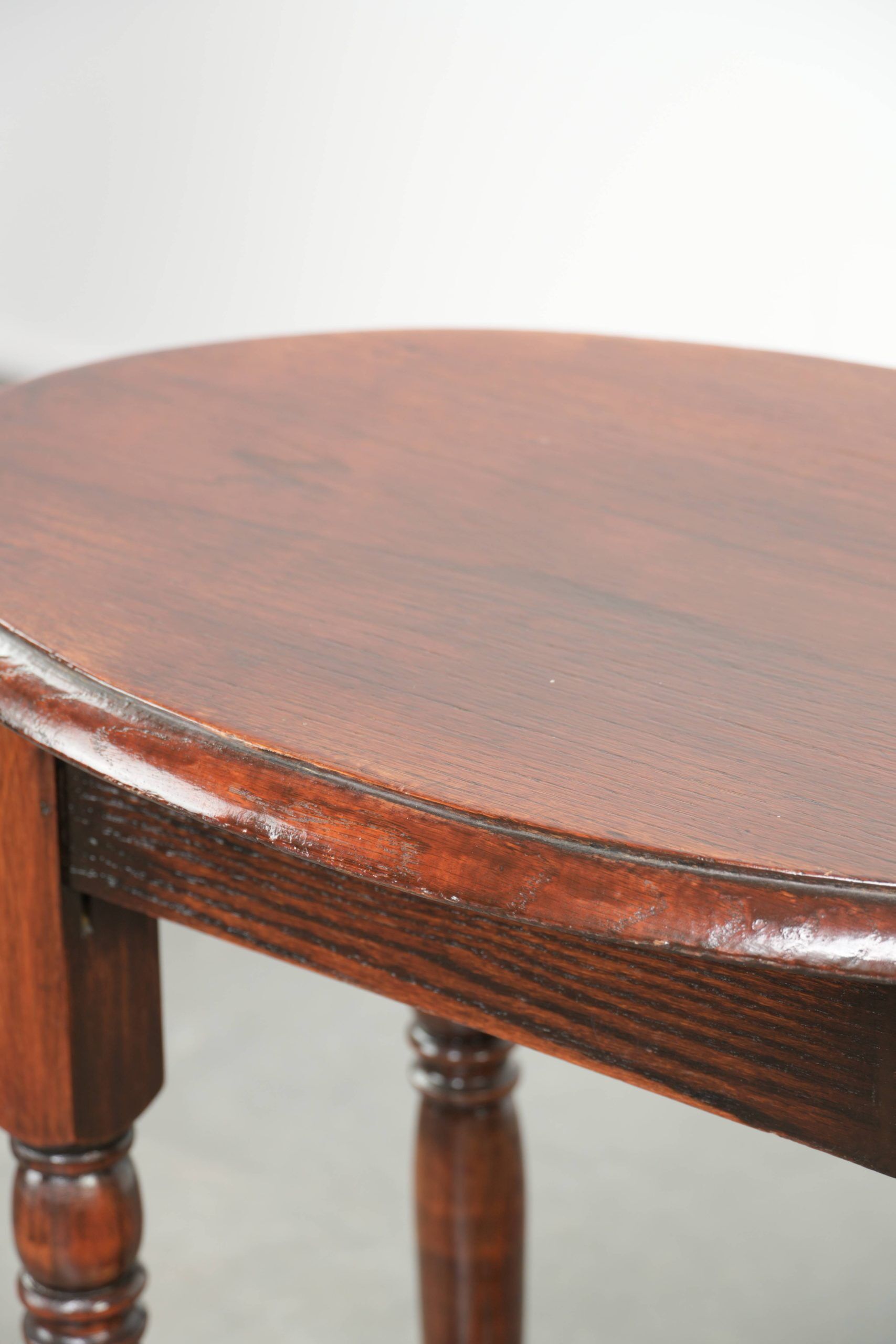 Table d'appoint ovale en chêne anglais antique du début du 20e siècle