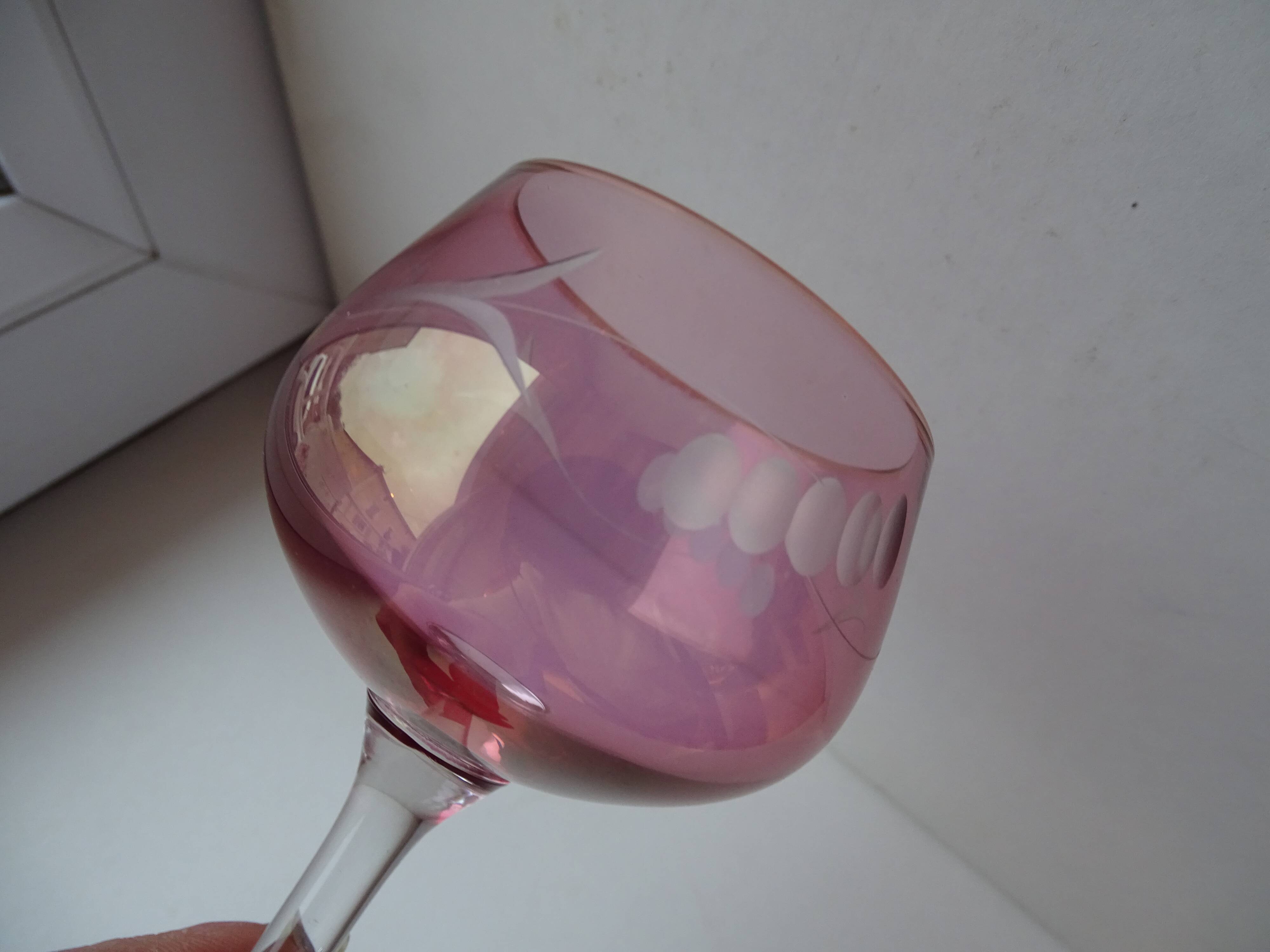 6 colored semi-crystal wine glasses Vannes le Châtel in a box