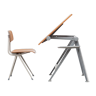 Table de rédaction modèle Reply design par Wim Rietveld et chaise Result Friso Kramer