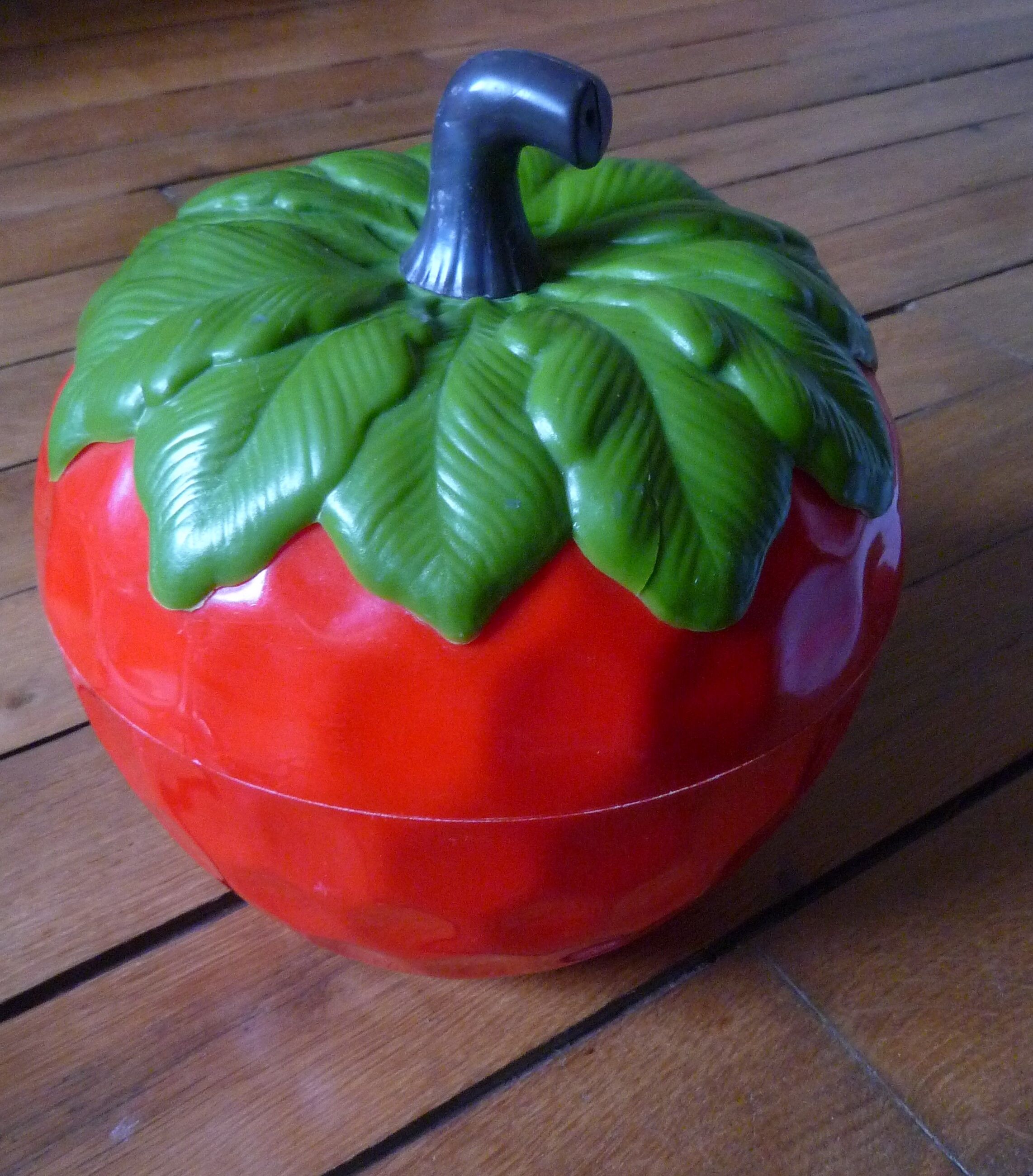 Strawberry ice bucket, vintage 1970s