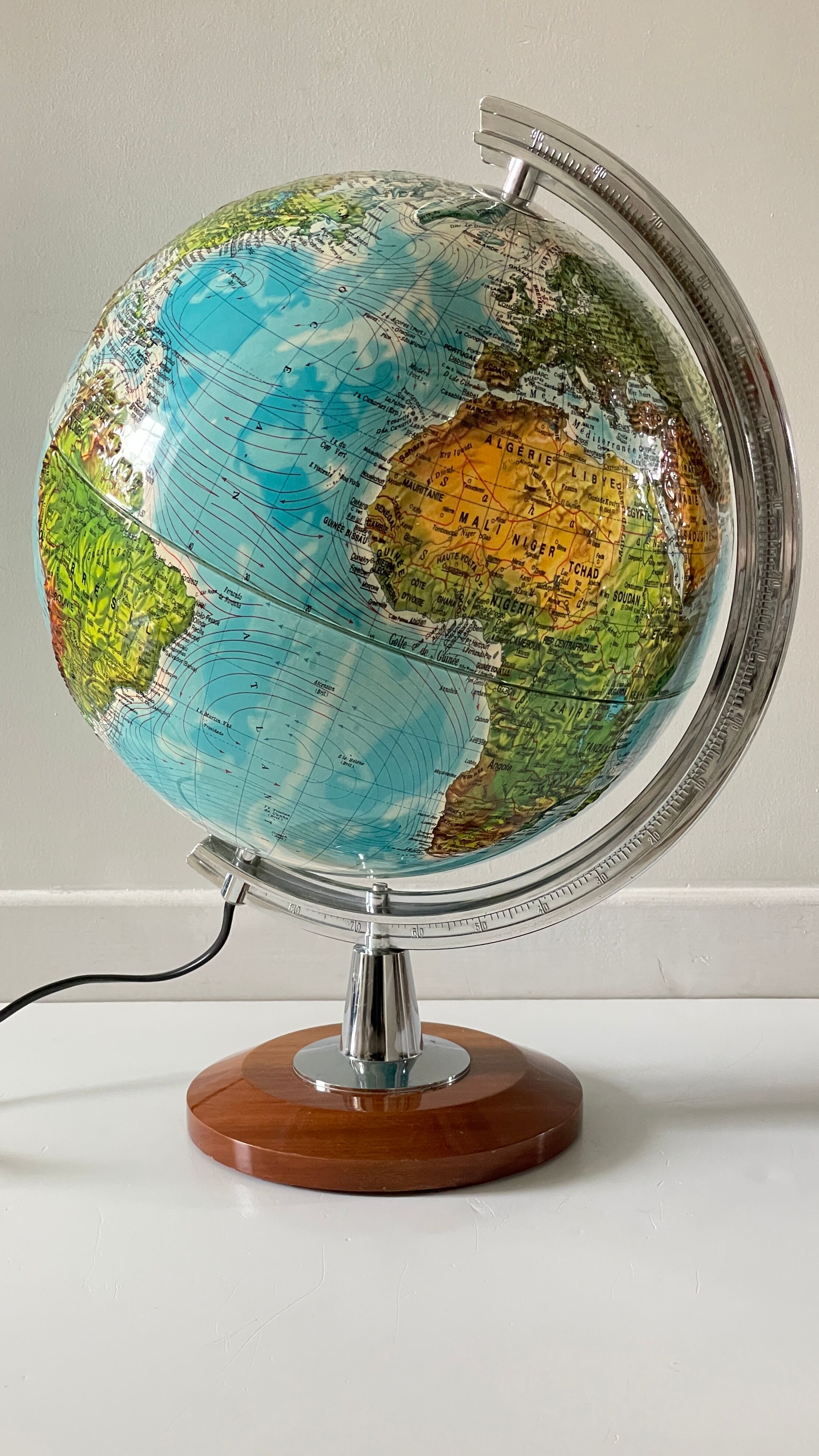 Luminous globe and reliefs made in Italy vintage