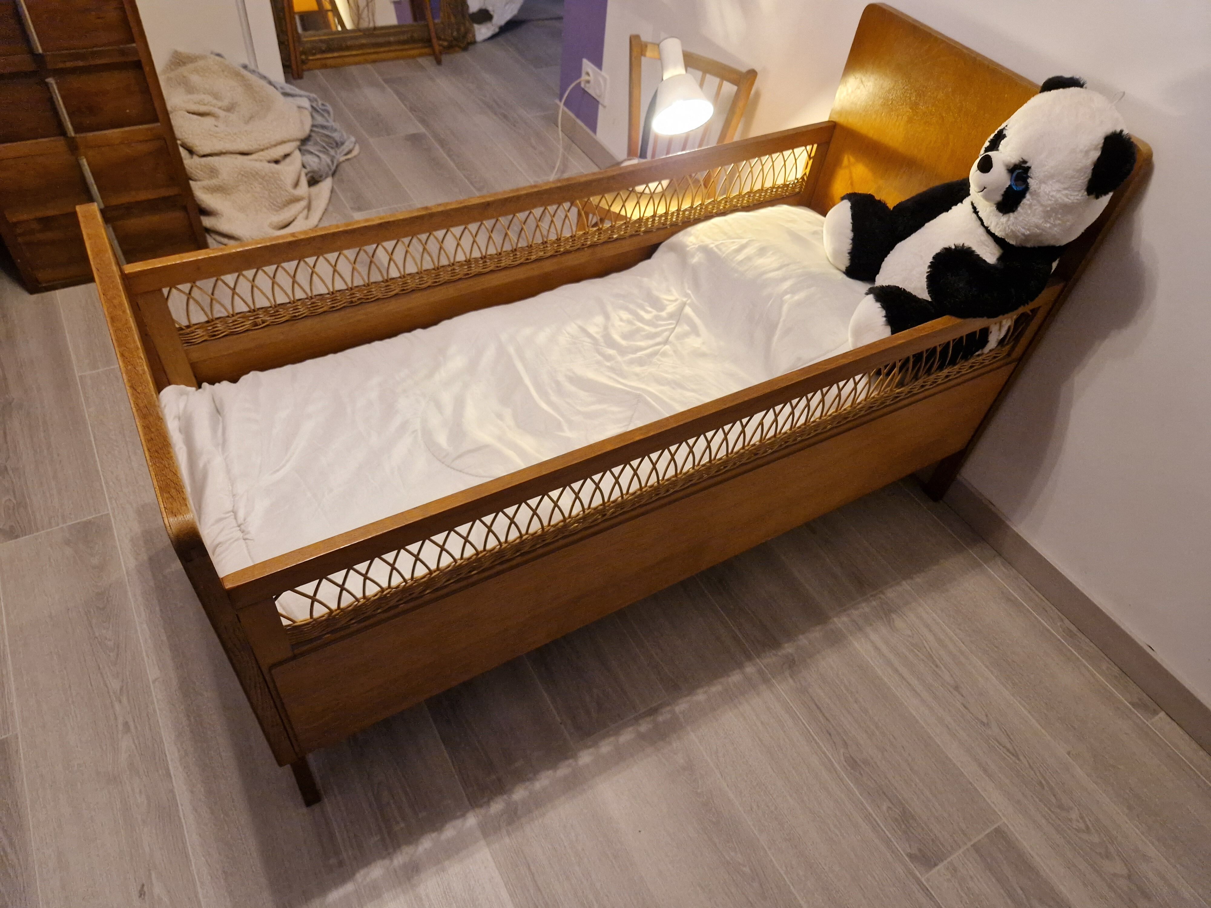 Lit enfant scandinave vintage