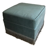Velvet pouf with fringes