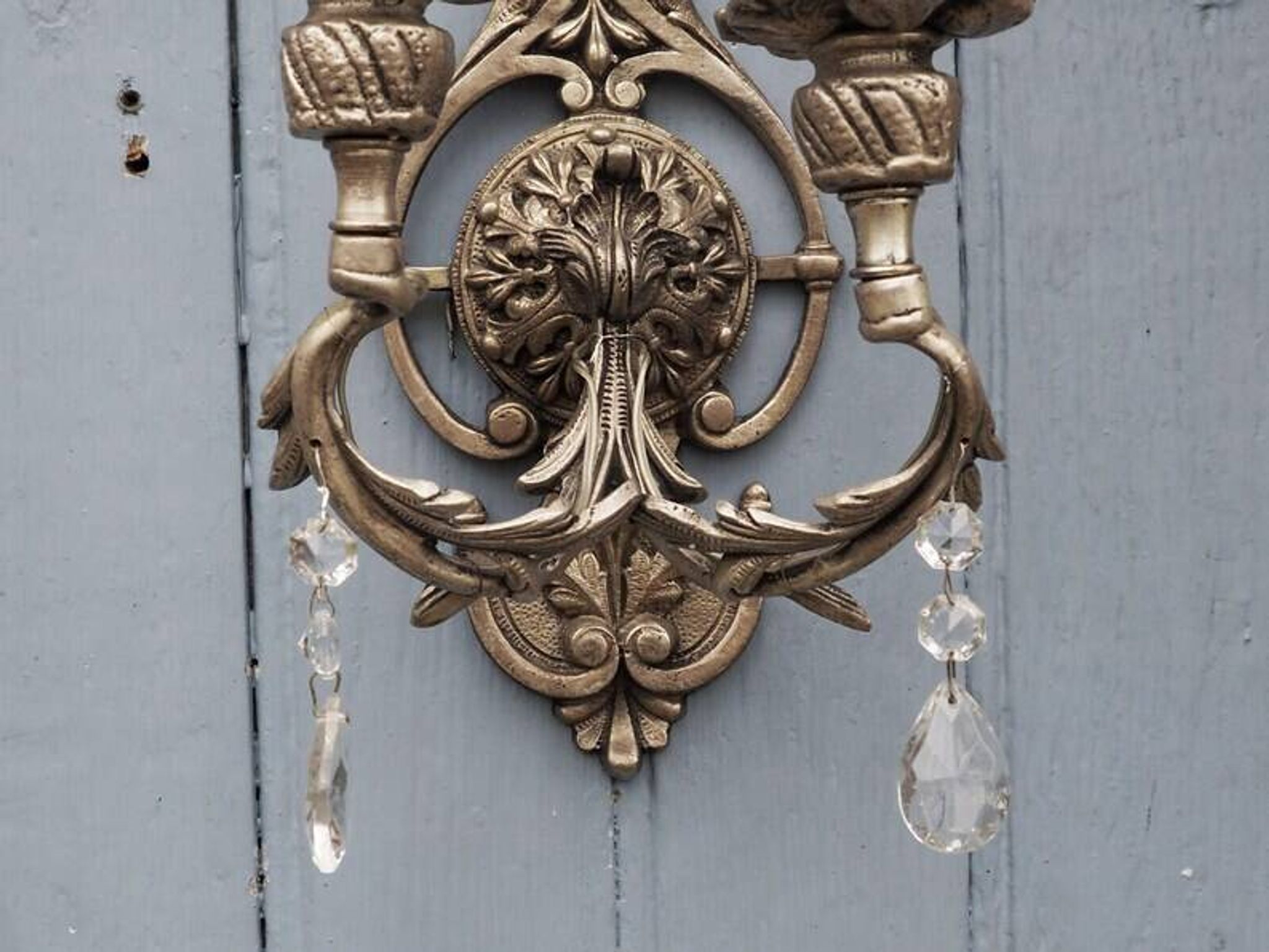 Appliques en cristal Hollywood Regency italienne – Lumière à double bras en métal argenté