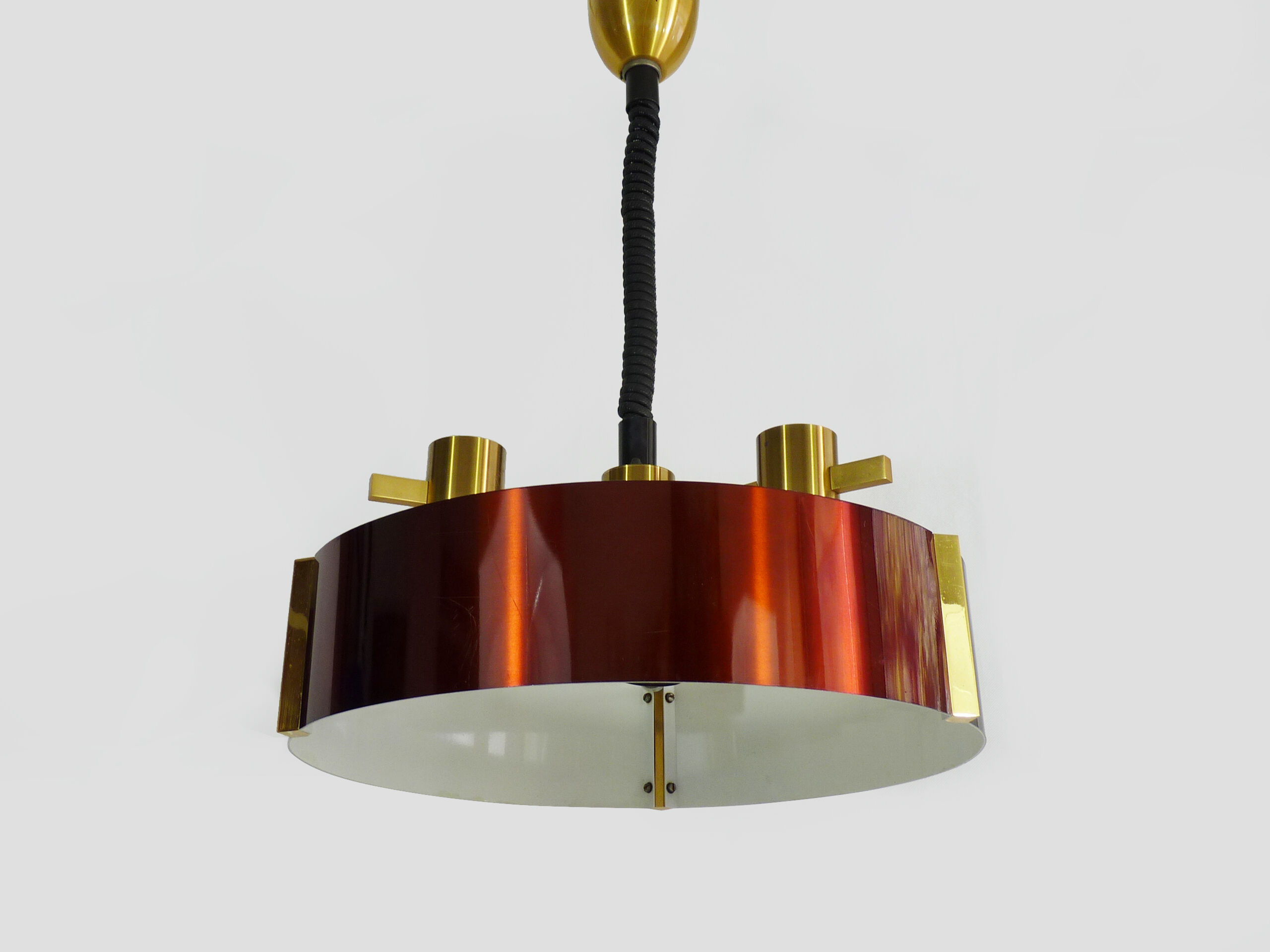 Suspension design italien monte baisse en métal laqué. Maison Rolly. Année 80