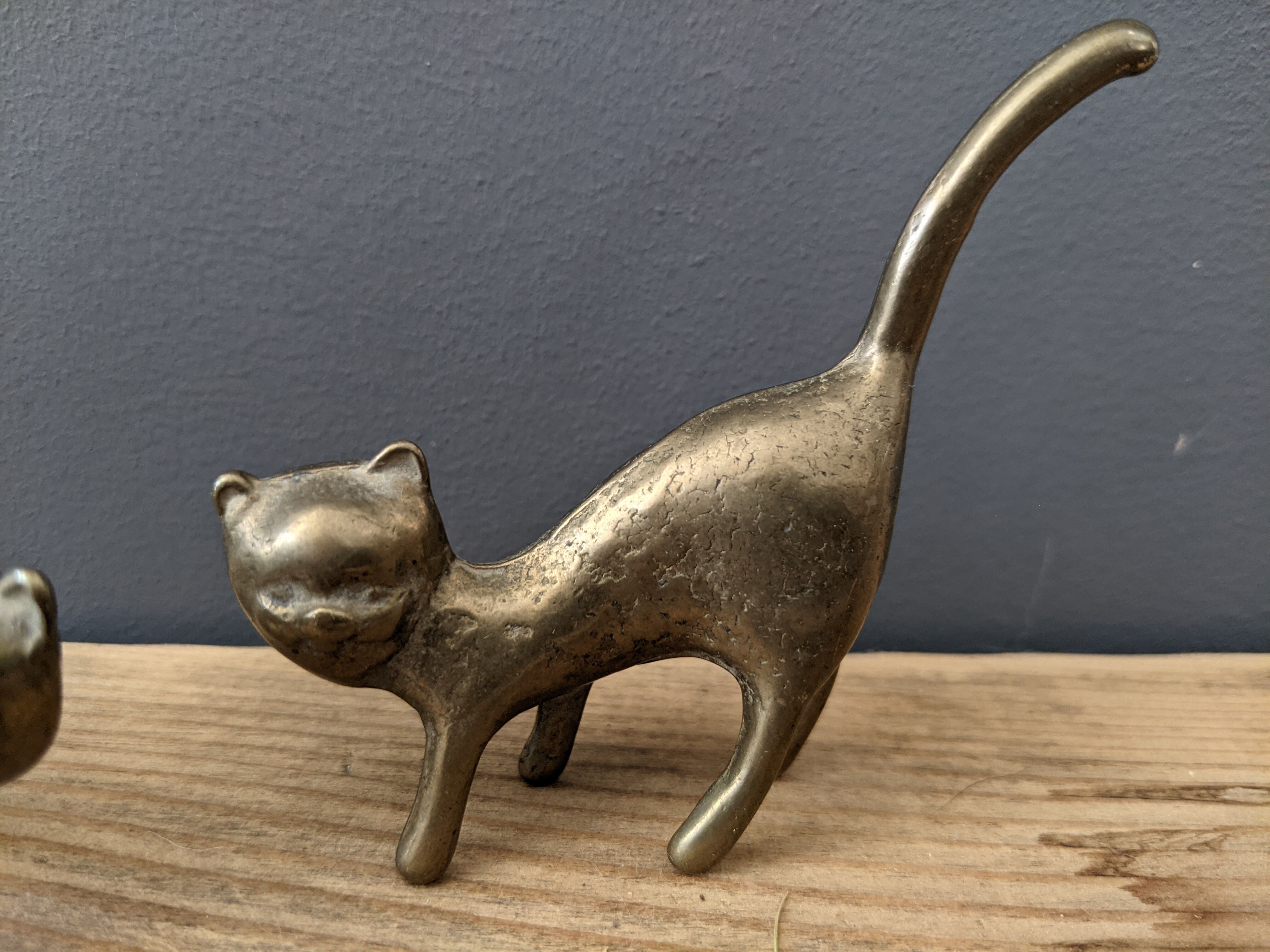 Duo de chats en laiton vintage