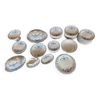 Service 70 pièces amand & hamage porcelaine nord regence terre de fer blanc/bleu