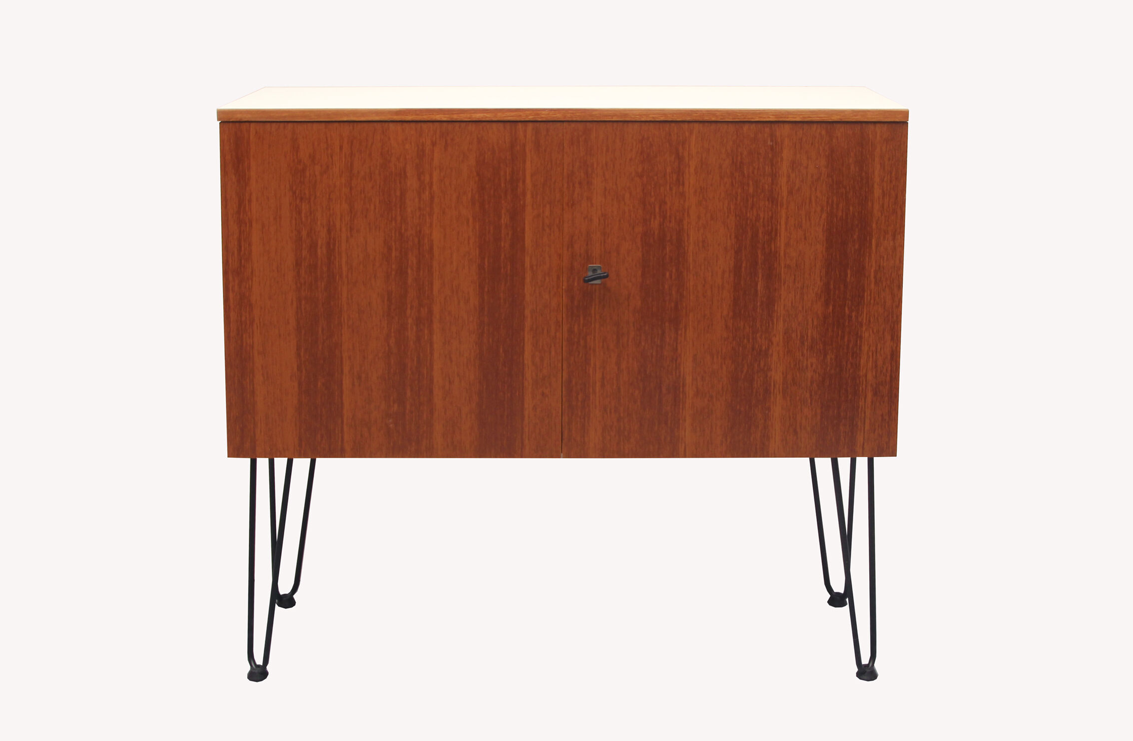 Buffet des années 1960 en teck et formica avec pattes en épingle à cheveux
