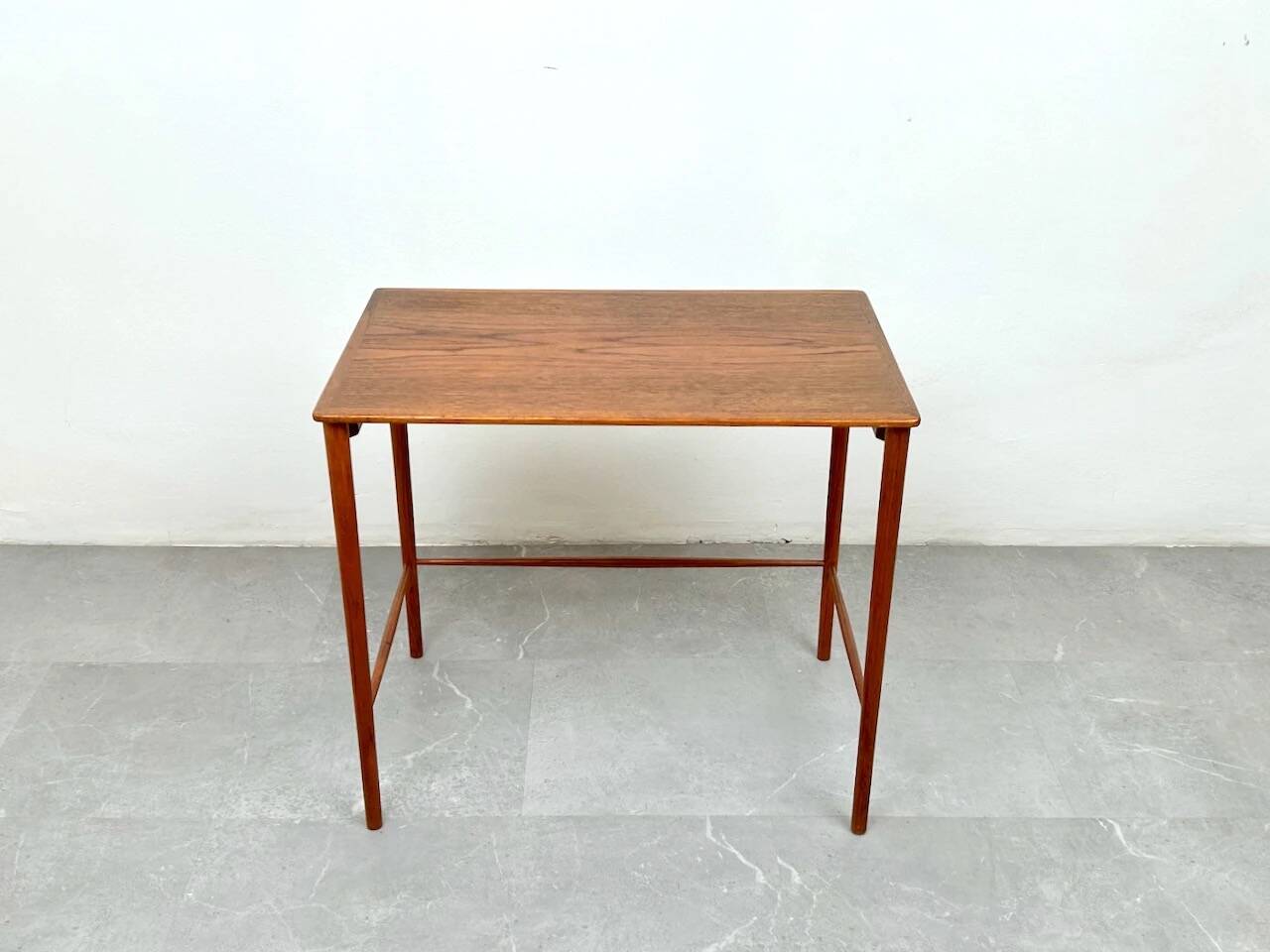 Table d'appoint par Kaj Winding pour P. Jeppesen