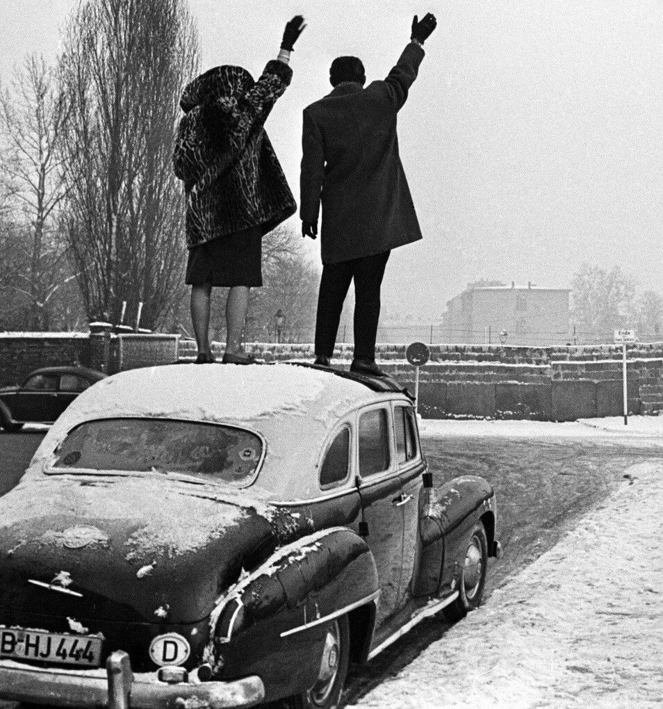 Photography, "Berlin cut in half by the wall", 1963