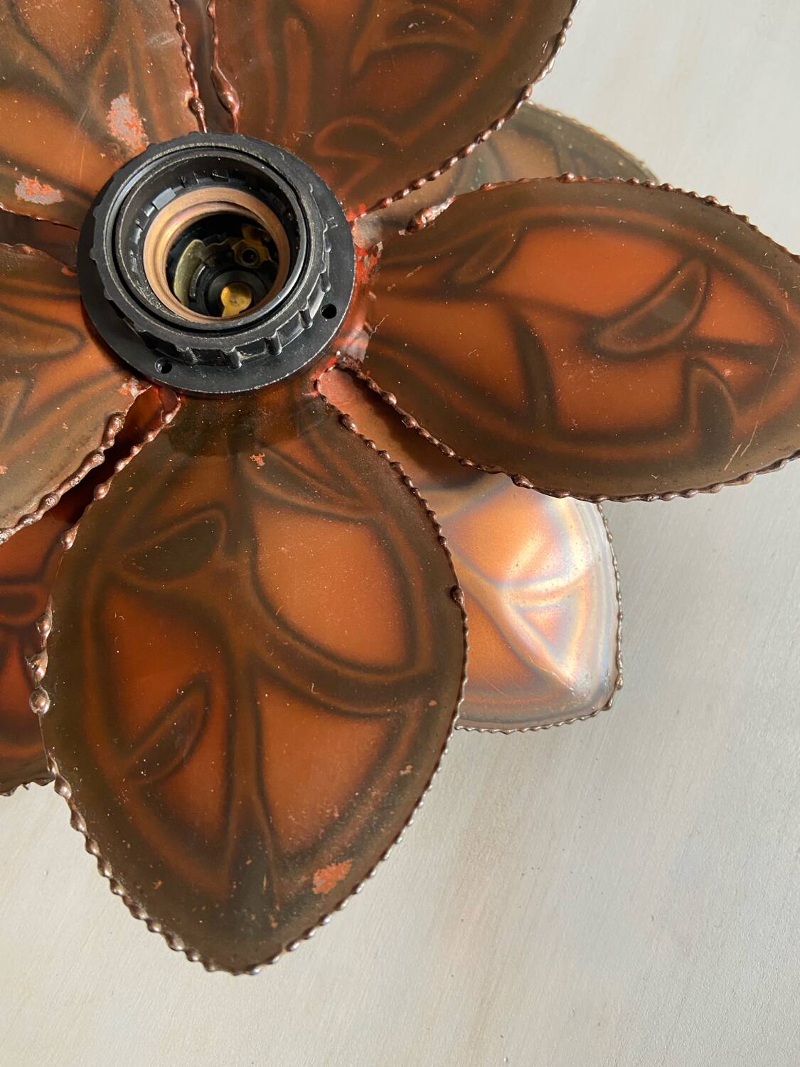 Metal flower wall light