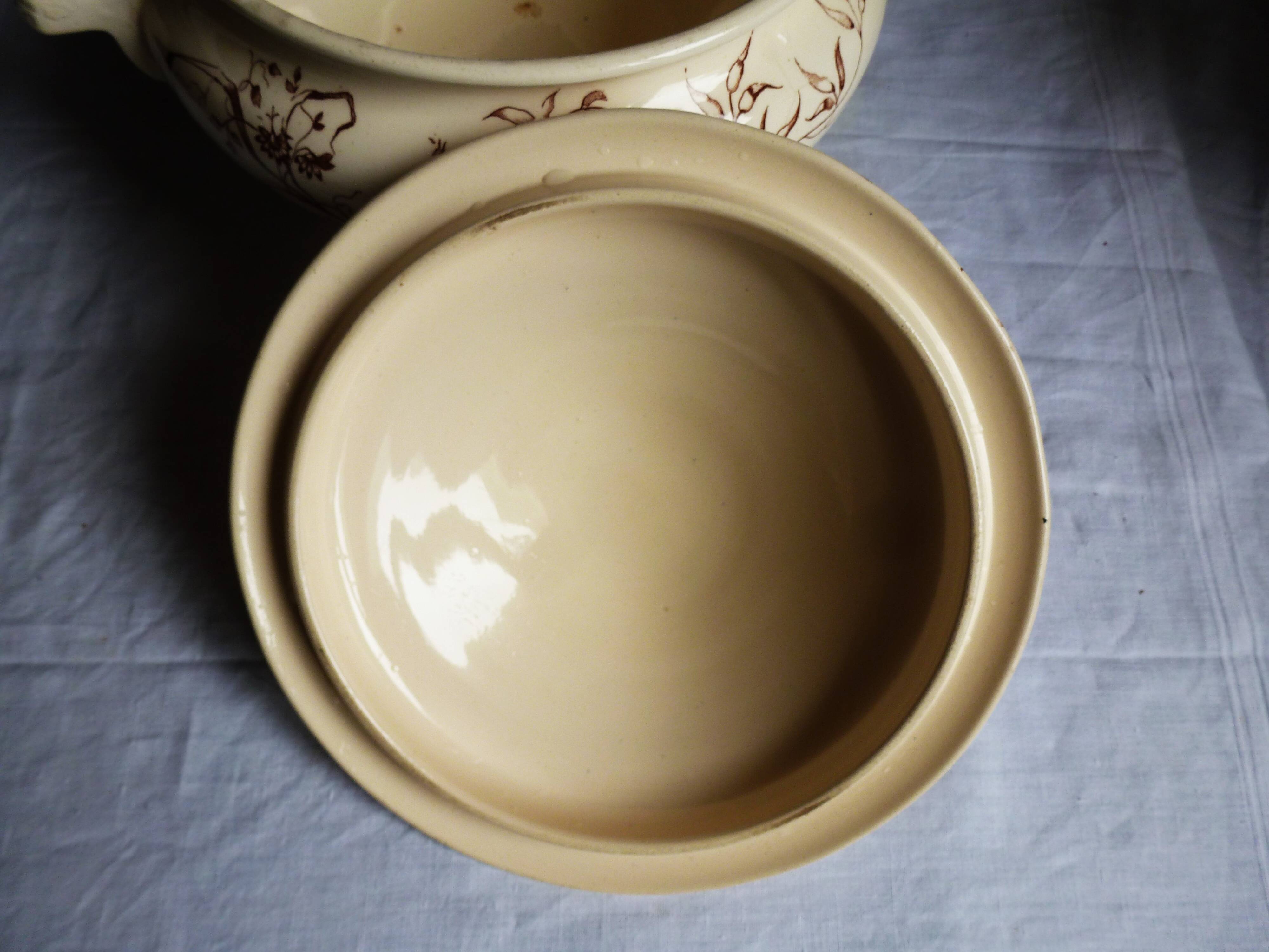 Vintage Longchamp soup tureen, vegetable dish, centre table decor.