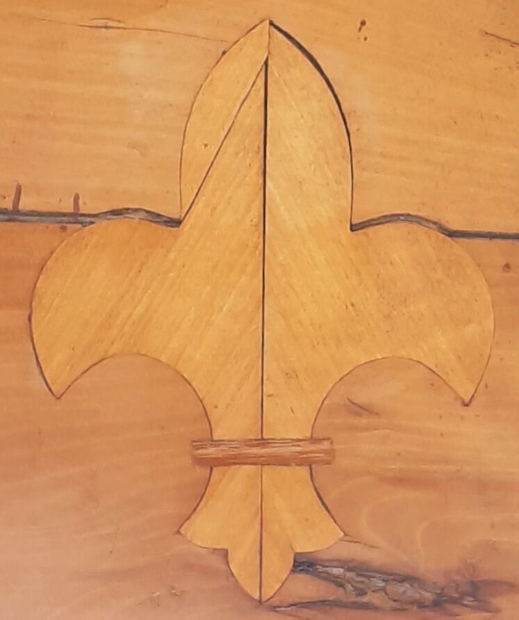 Guéridon "Fleur de Lys"