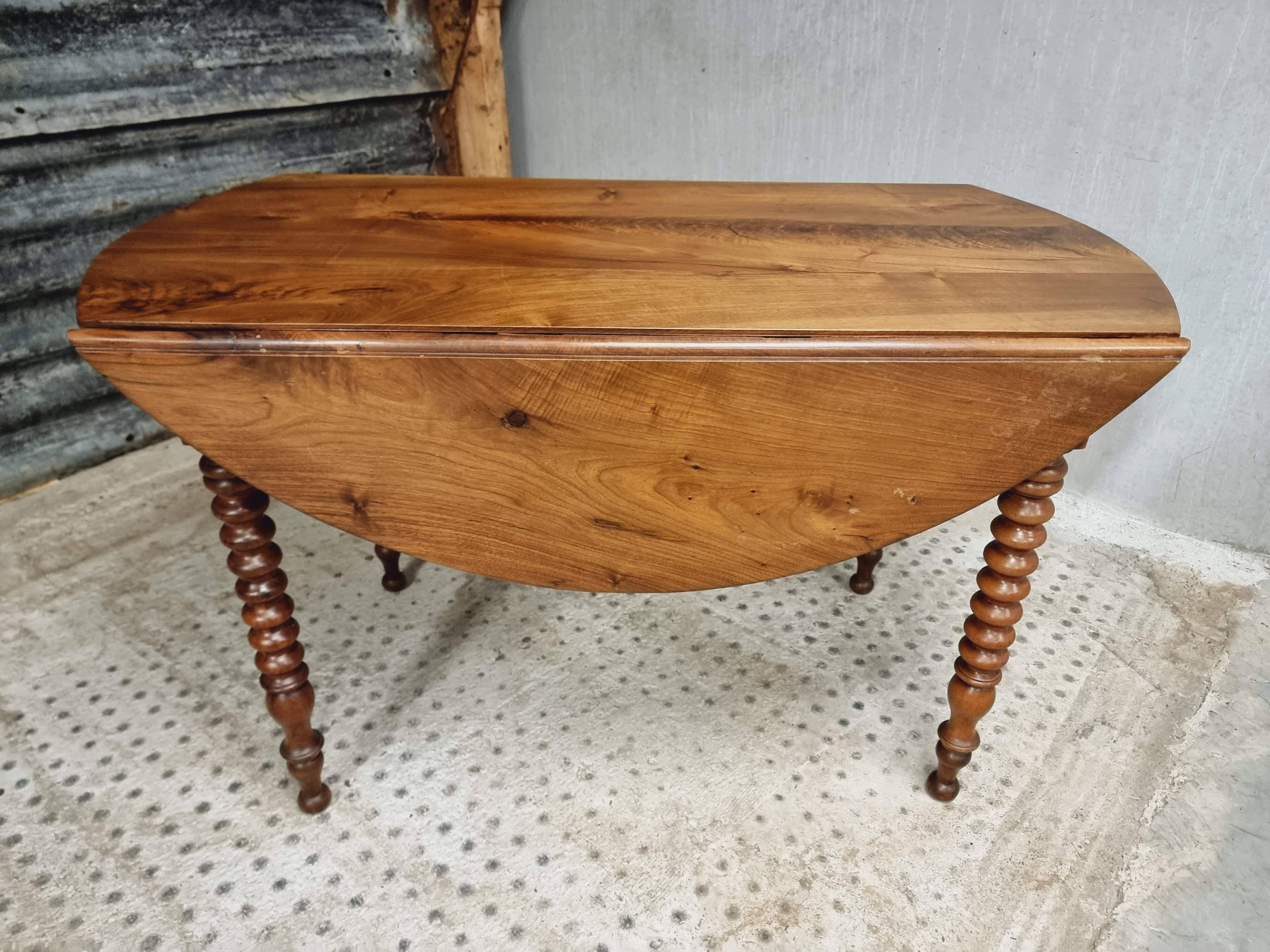 Antique round table drop-leaf table 125 cm walnut
