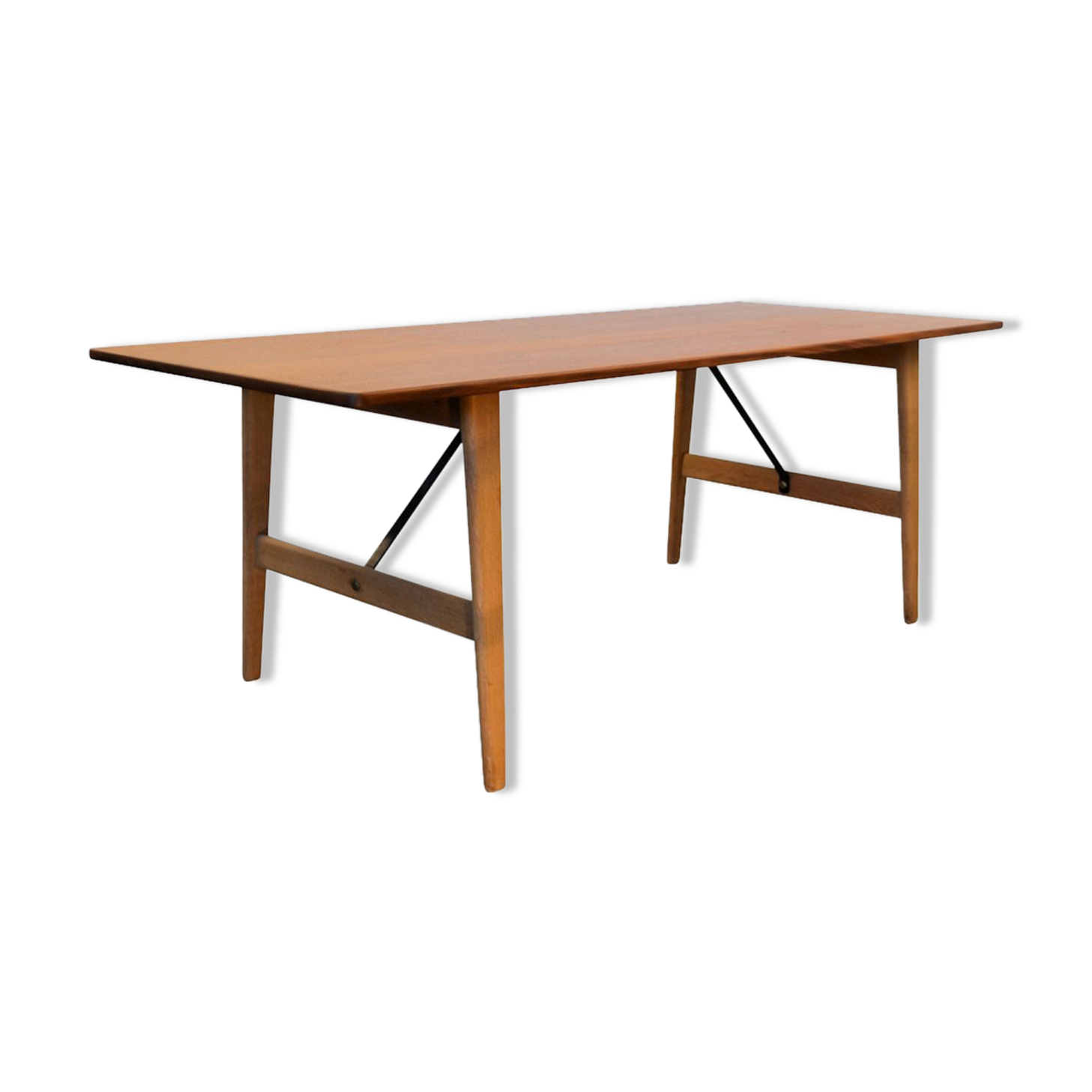 Danish table model 281 by Børge Mogensen for Fredericia