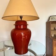 Lampe à poser en céramique rouge