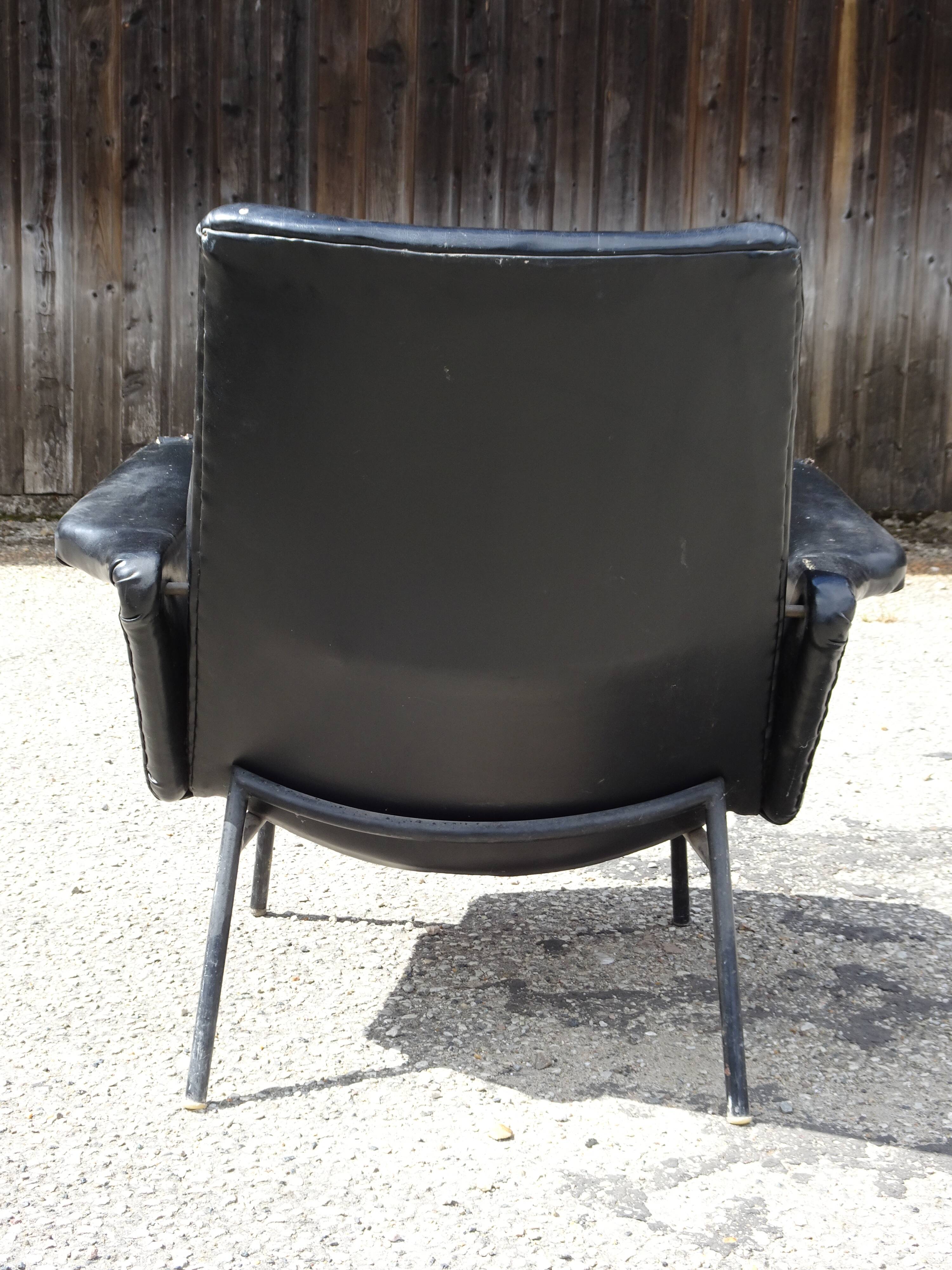 SK660 armchair by Pierre Guariche, Steiner edition, circa 1953.