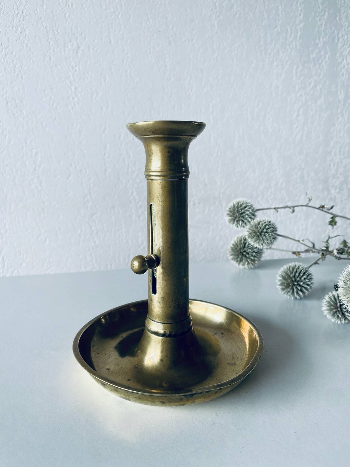 Classic candle holder