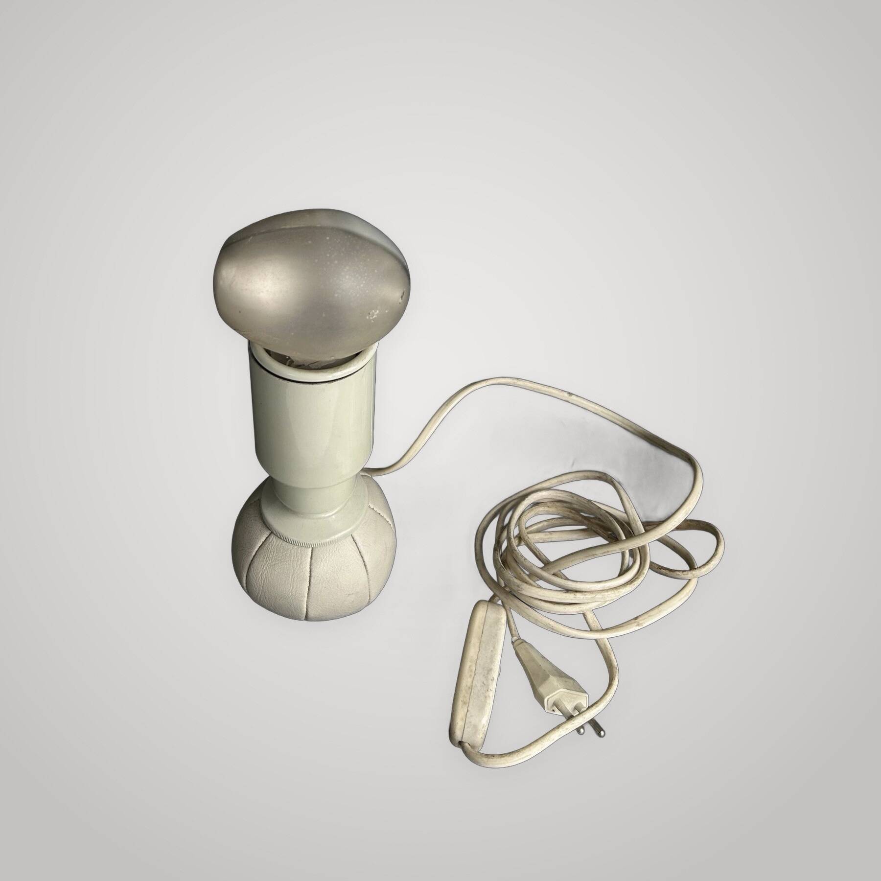 Design desk lamp Gino Sarfatti Arteluce 600c leather metal 1970