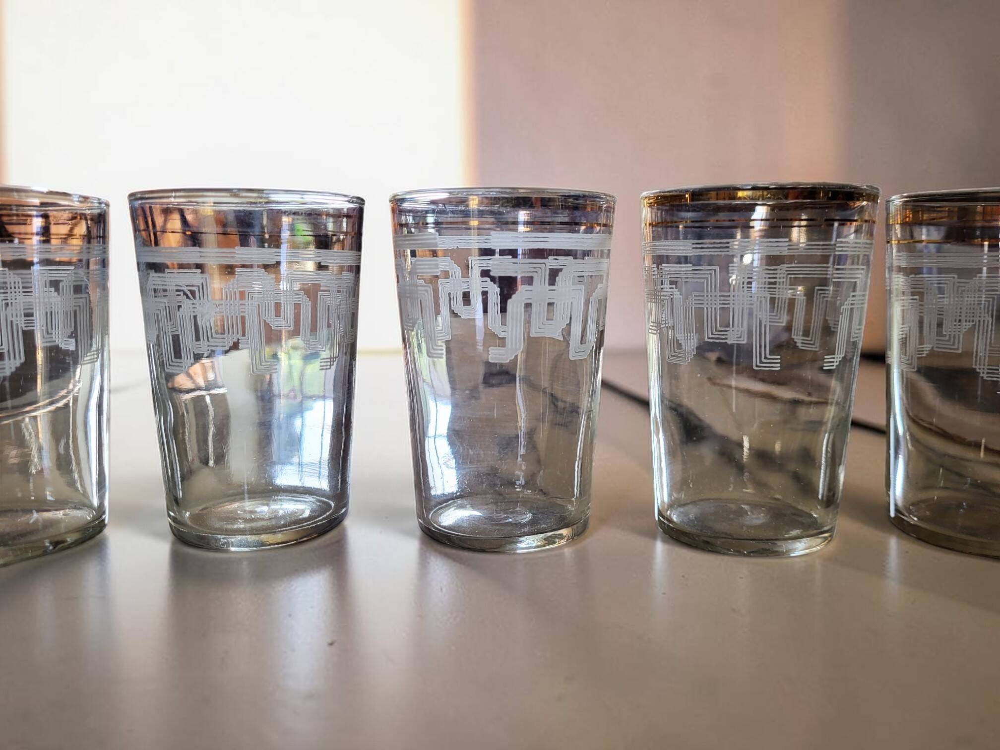 5 vintage glasses / cups, Art Deco geometric design