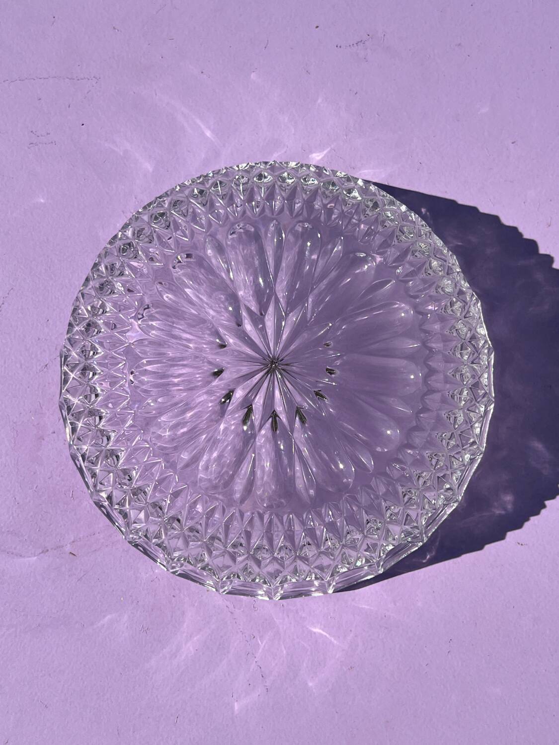 Crystal salad bowl with star carvings