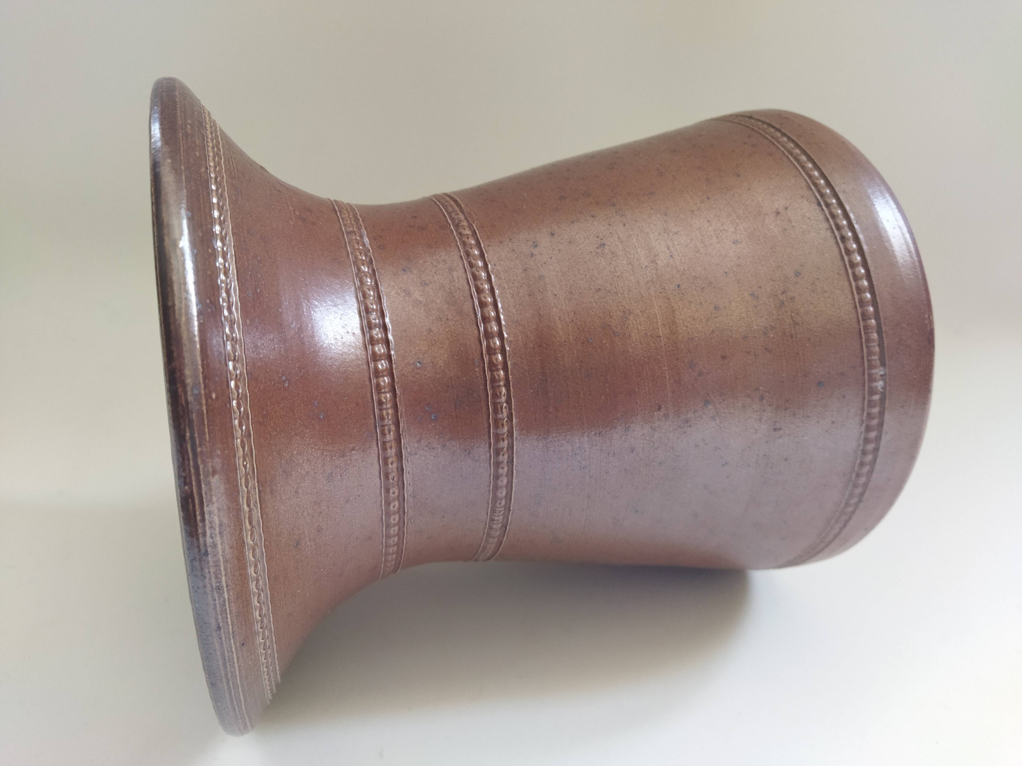 Stoneware vase by Bonny