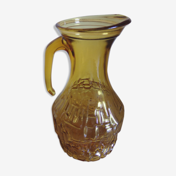 Amber-colored pitcher decanter