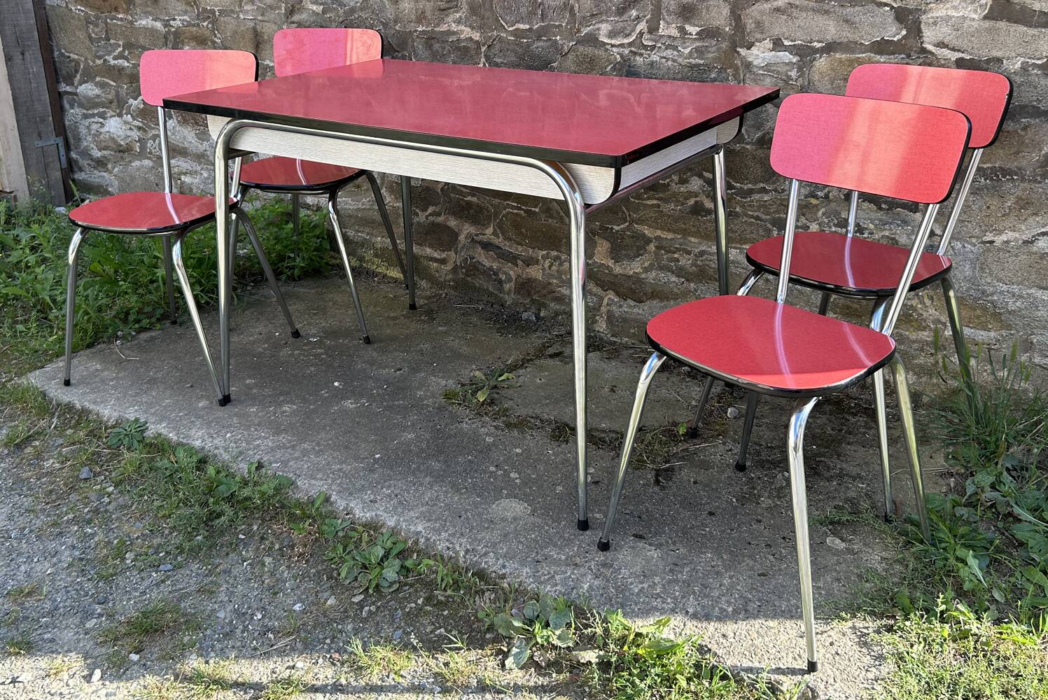 Red Formica table, 4 matching Formica chairs, vintage, 60s.