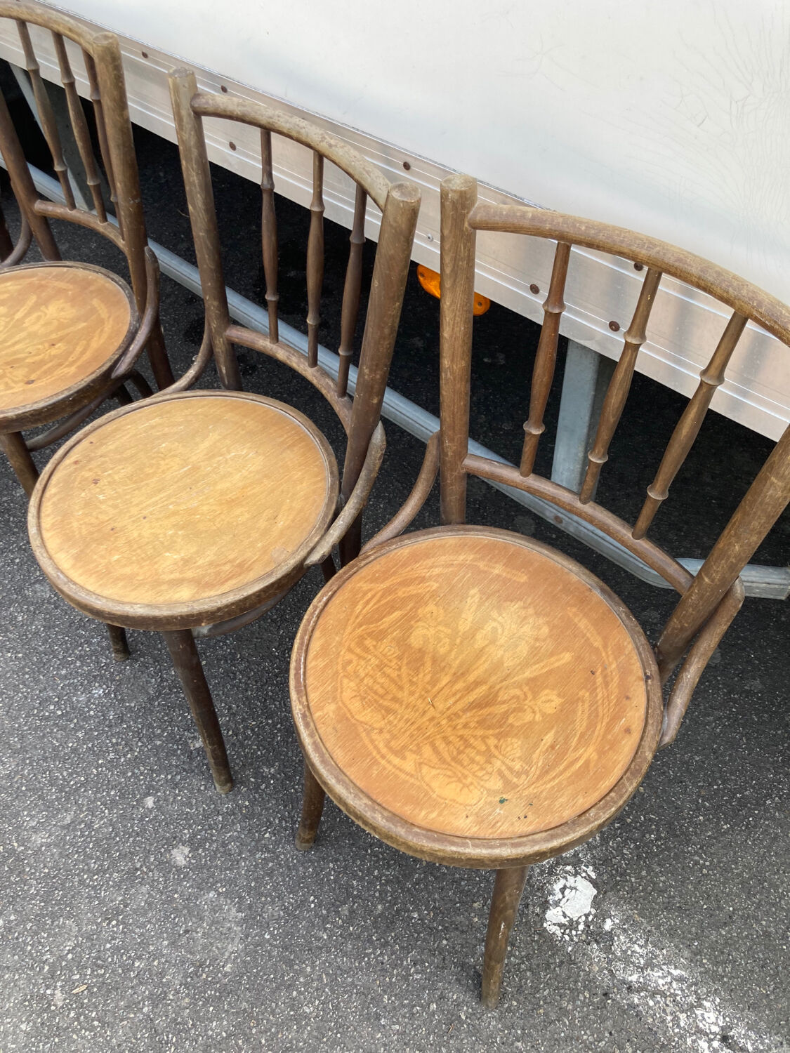 4 curved wooden bistro chairs