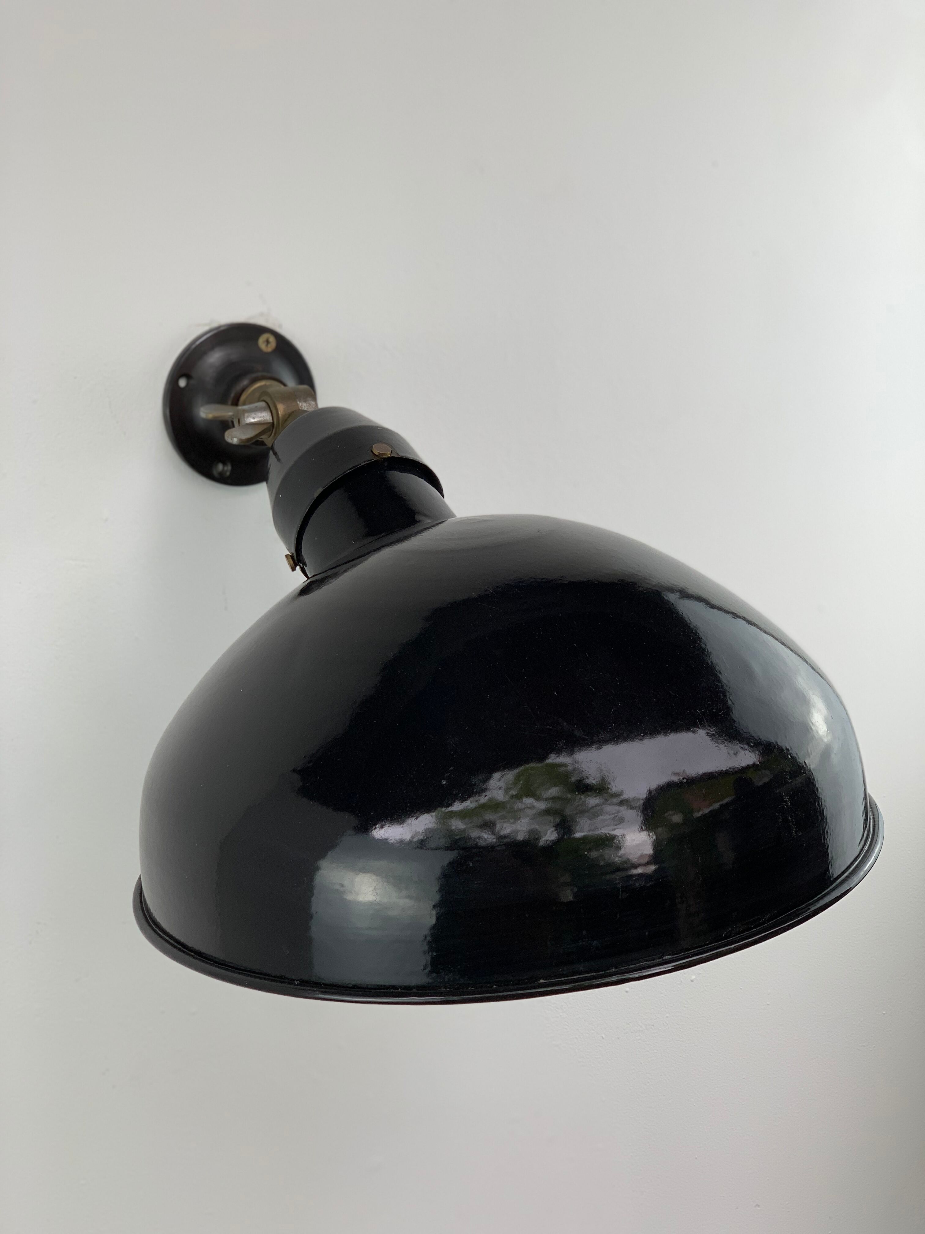 1940 workshop wall lamp