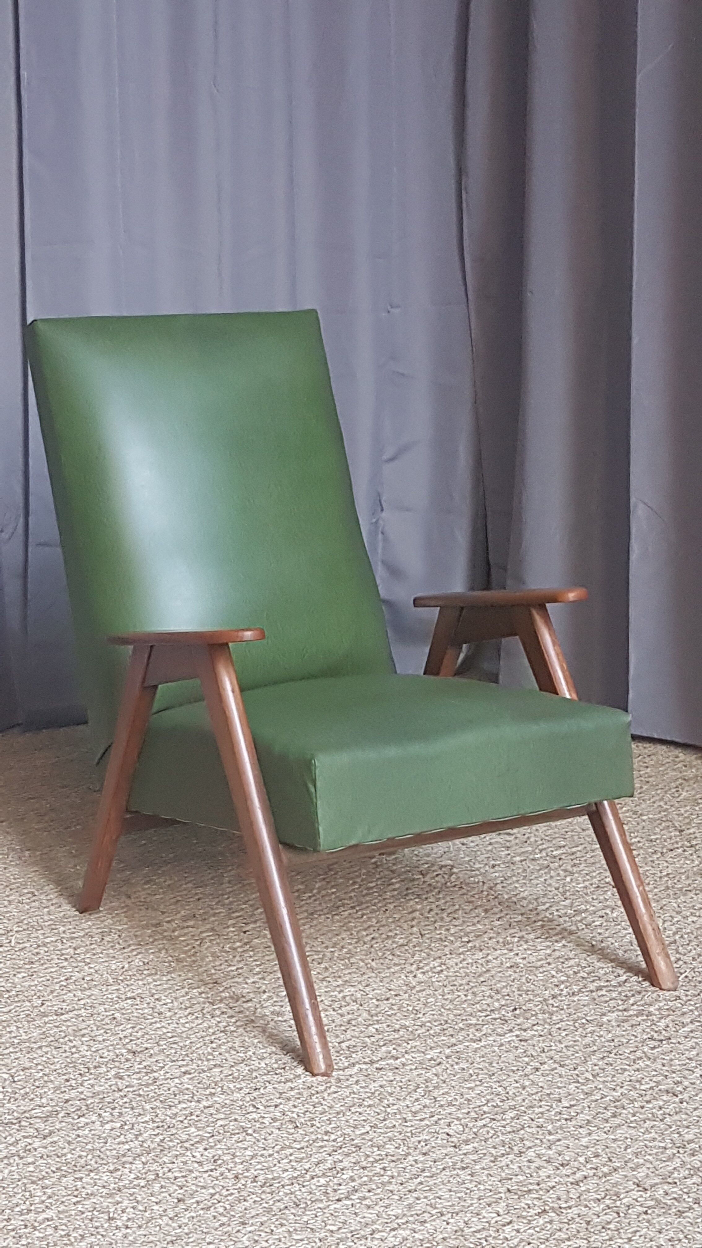 Vintage chair "feet compas"
