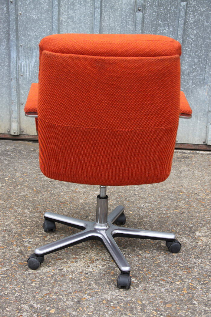 Fauteuil vintage piétement en alu des années 70