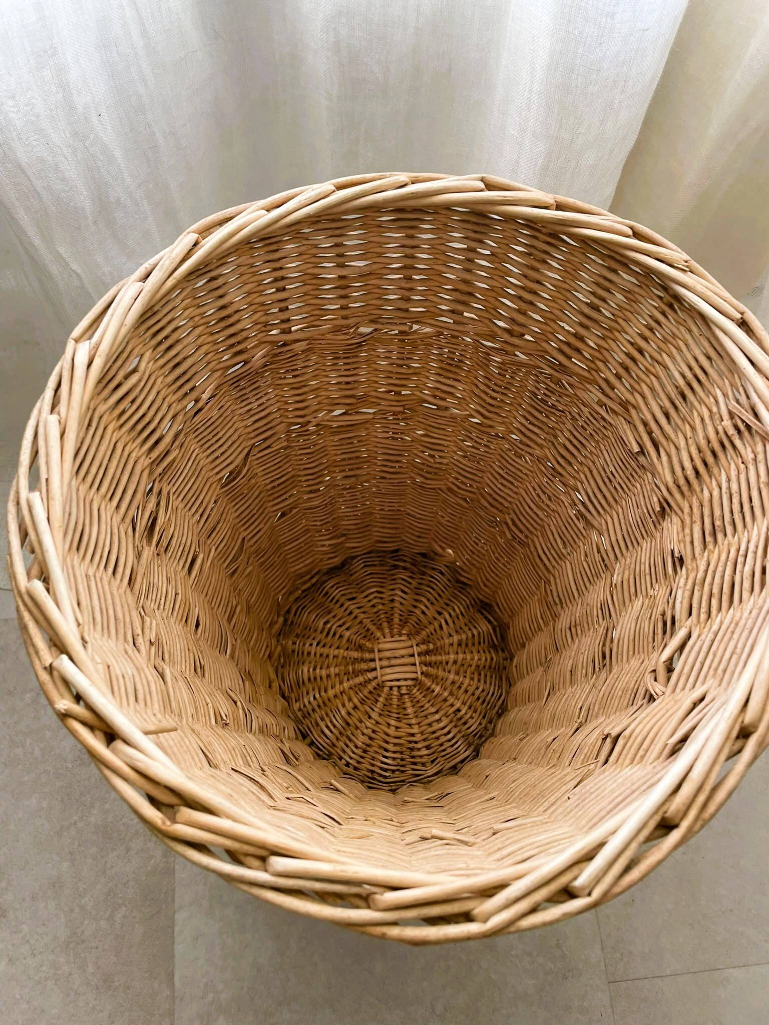 Panier en osier vintage