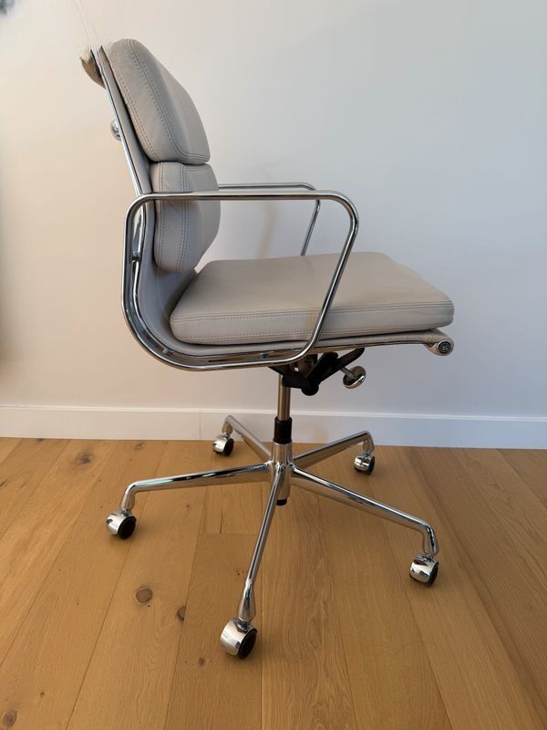 Fauteuil de Bureau Vitra Soft Pad EA 217 Cuir
