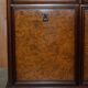 Buffet en noyer burr et quarter cut avec deux tiroirs et base d'armoire