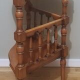 Cherry wood corner pedestal table