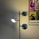 Eyeball floor lamp with tulip base