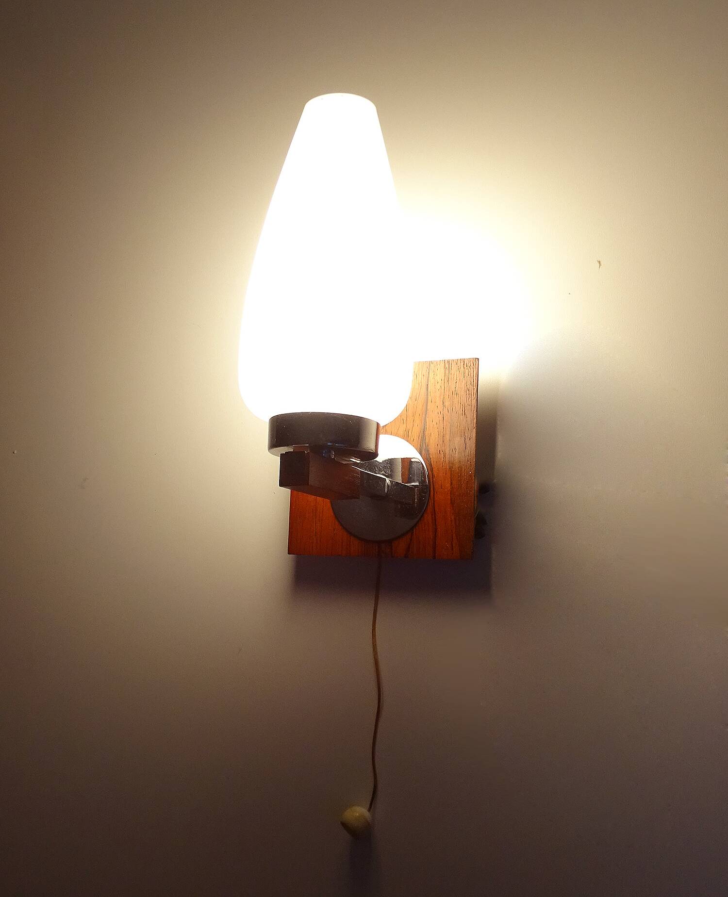 Vintage Scandinavian wall light