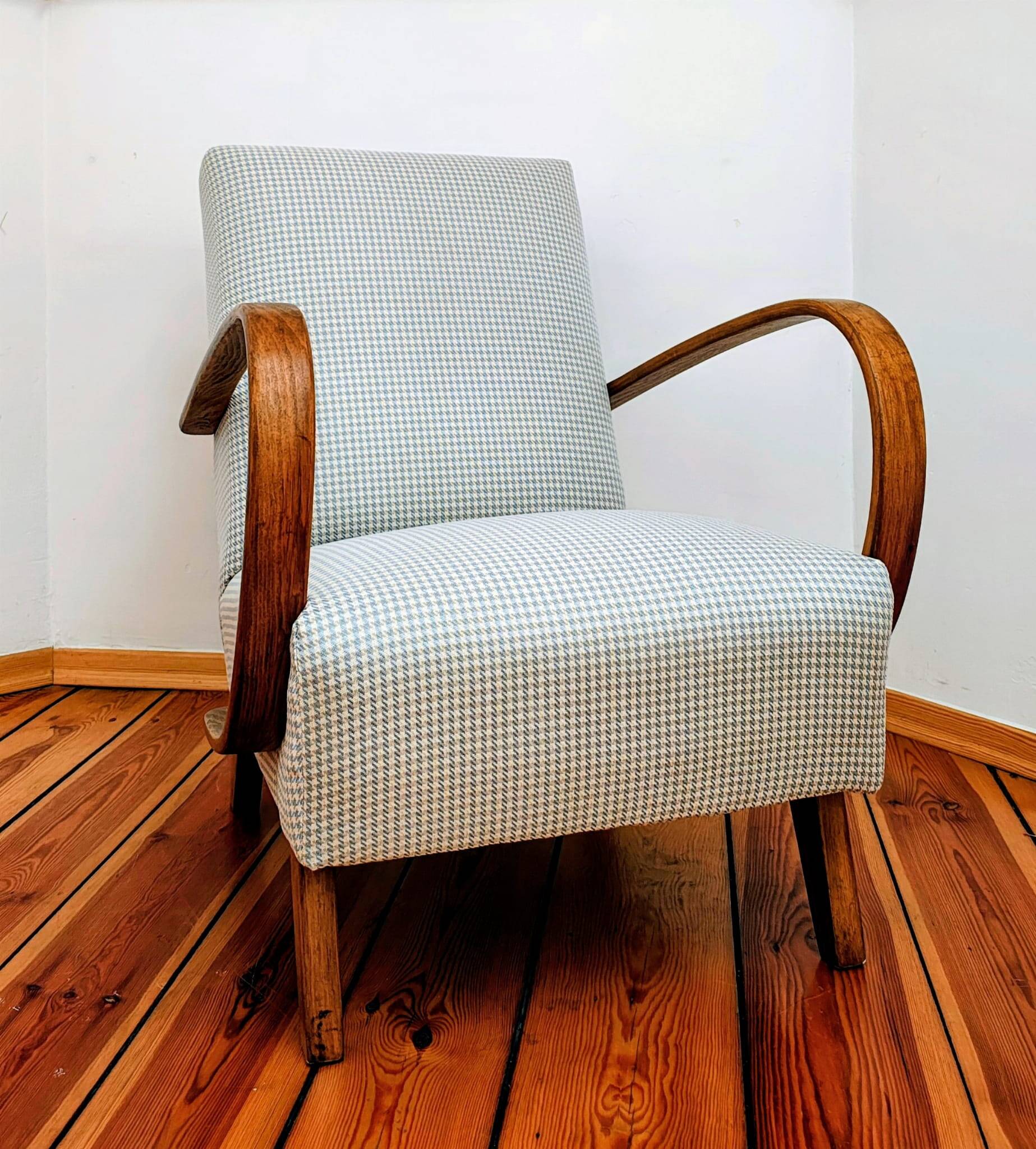 Armchair attributed to Jendrich Halabala for Up Závody, Former Czechoslovak